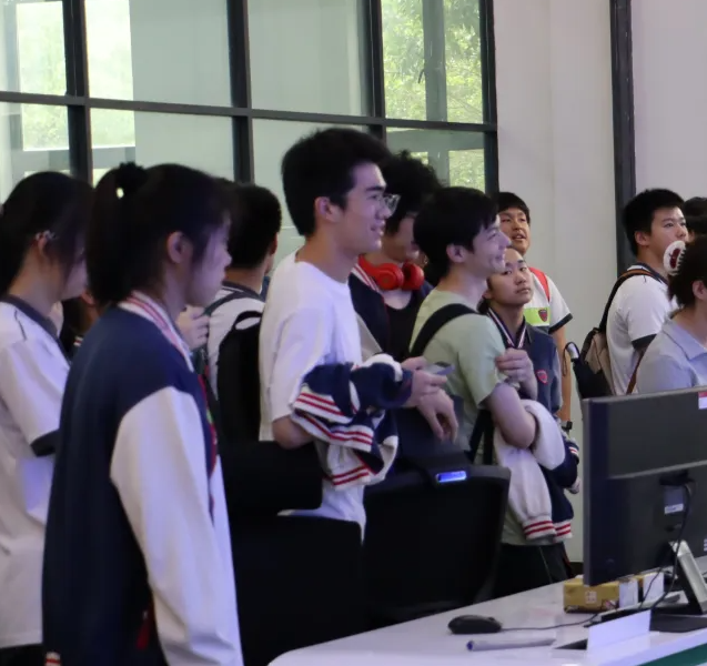 博物馆等社会场馆被整合成科普矩阵直接嵌进了学校的课表